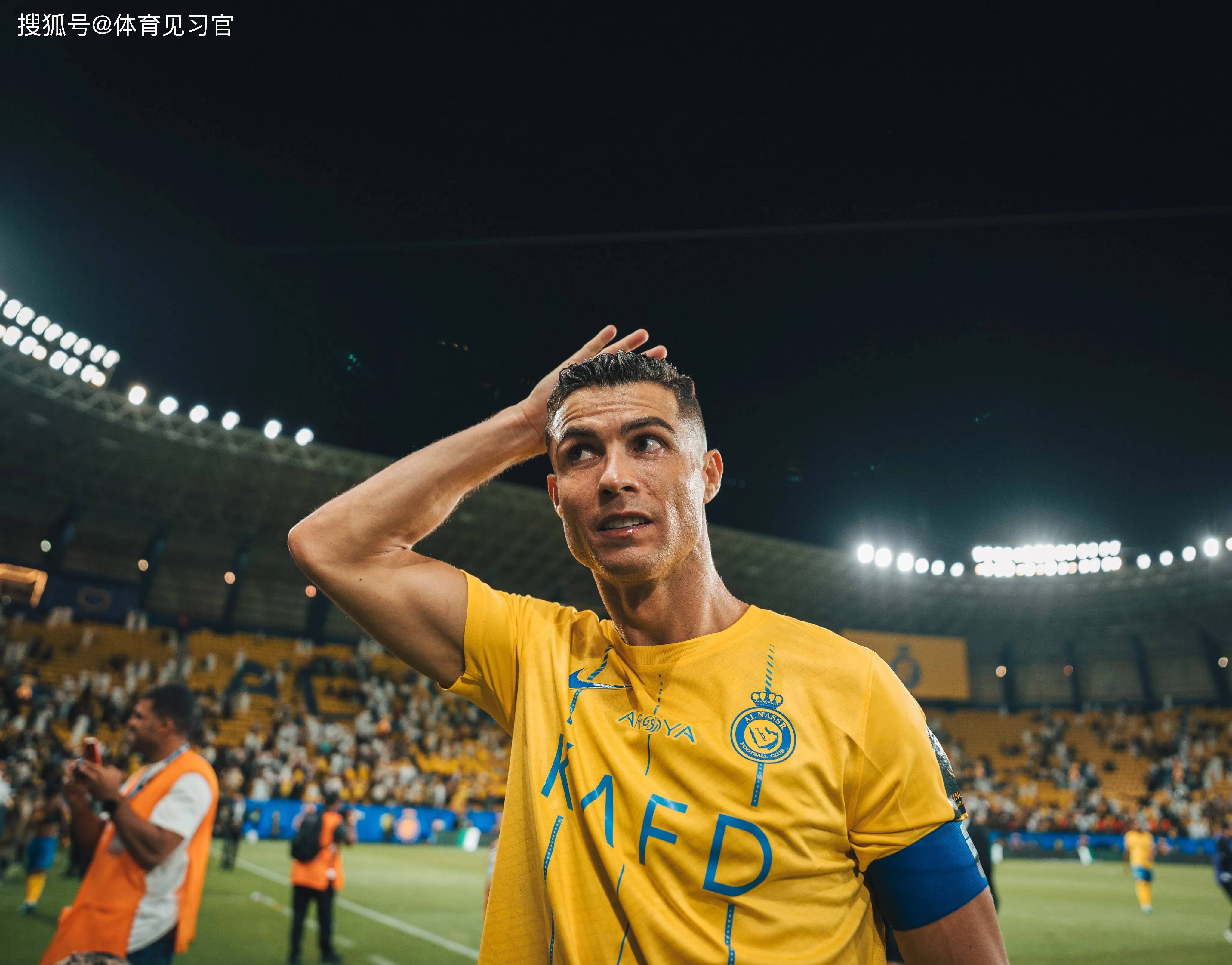 包含勒沃库森绝地反击智利，C罗爆发神勇的词条