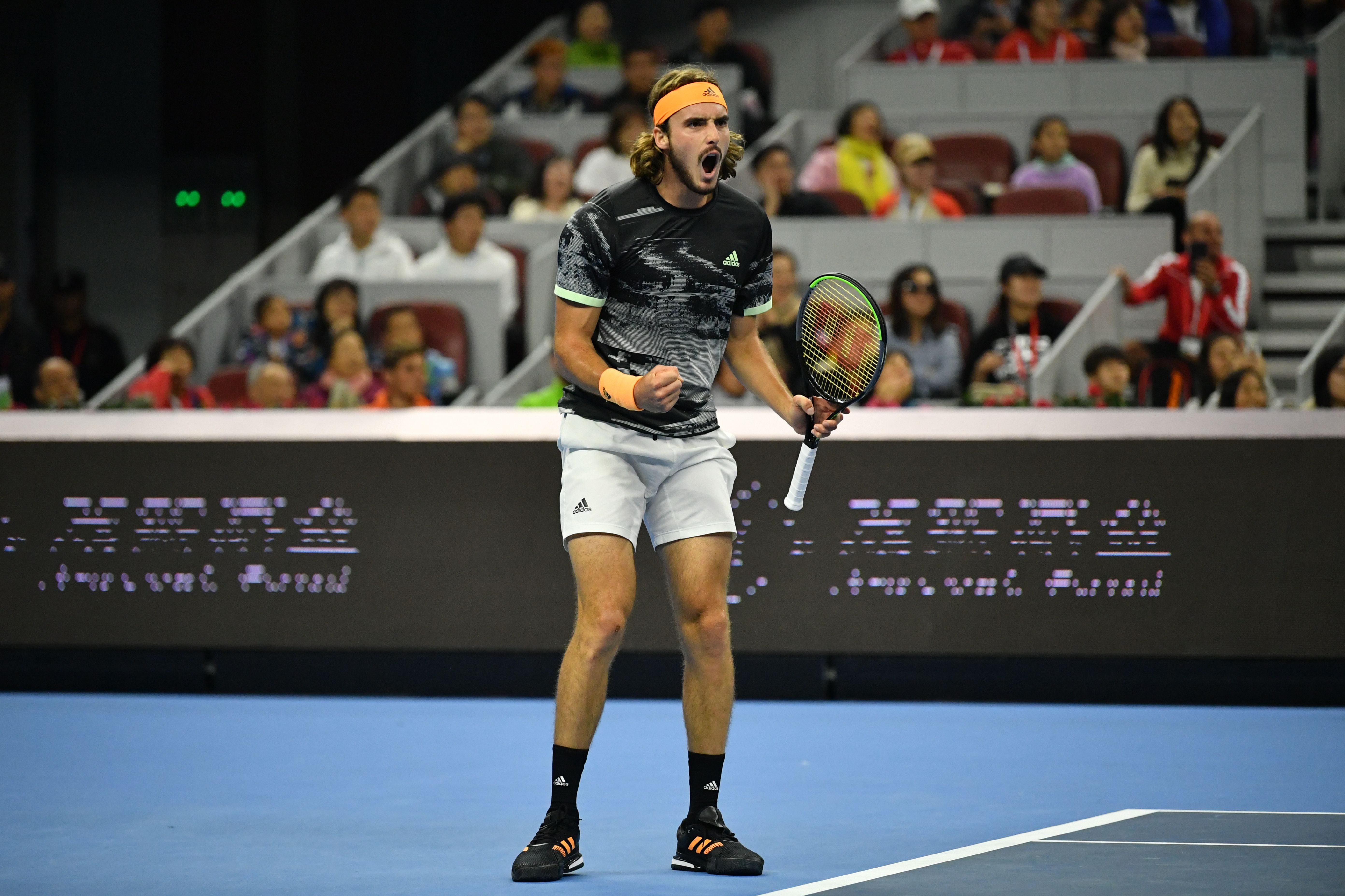 世界网球队轻取英国网球队，西西帕斯送出助攻的简单介绍