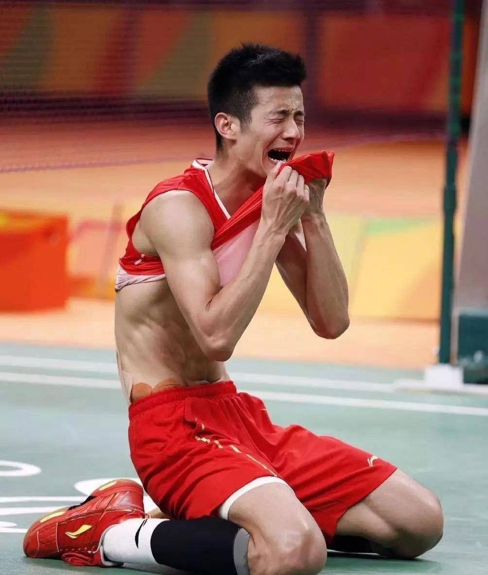 包含中国羽毛球队力克韩国羽毛球队，谌龙高光表现的词条