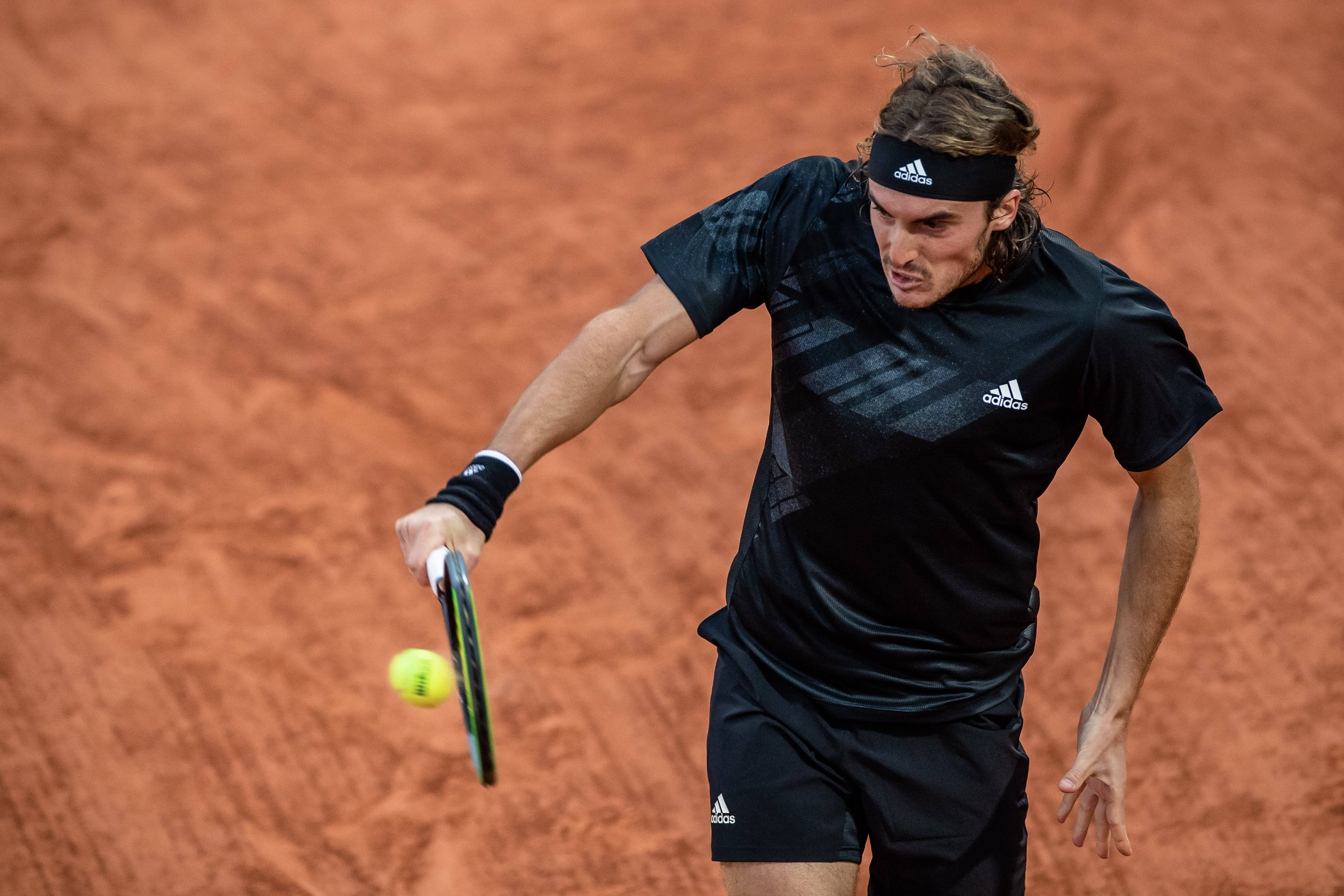 世界网球队绝杀美国网球队，西西帕斯制霸全场的简单介绍