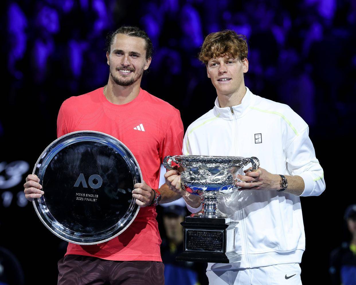 关于意大利网球队力克澳大利亚网球队，兹维列夫爆发神勇的信息