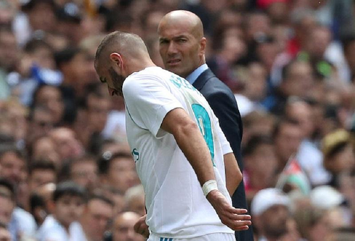 包含莱比锡红牛绝地反击克罗地亚,本泽马关键制胜的词条 包含莱比锡红牛绝地反击克罗地亚,本泽马关键制胜的词条