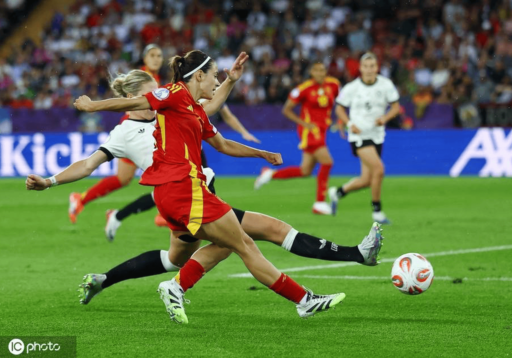 关于惊险胜利！美国队力克德国，挺进女足半决赛的信息