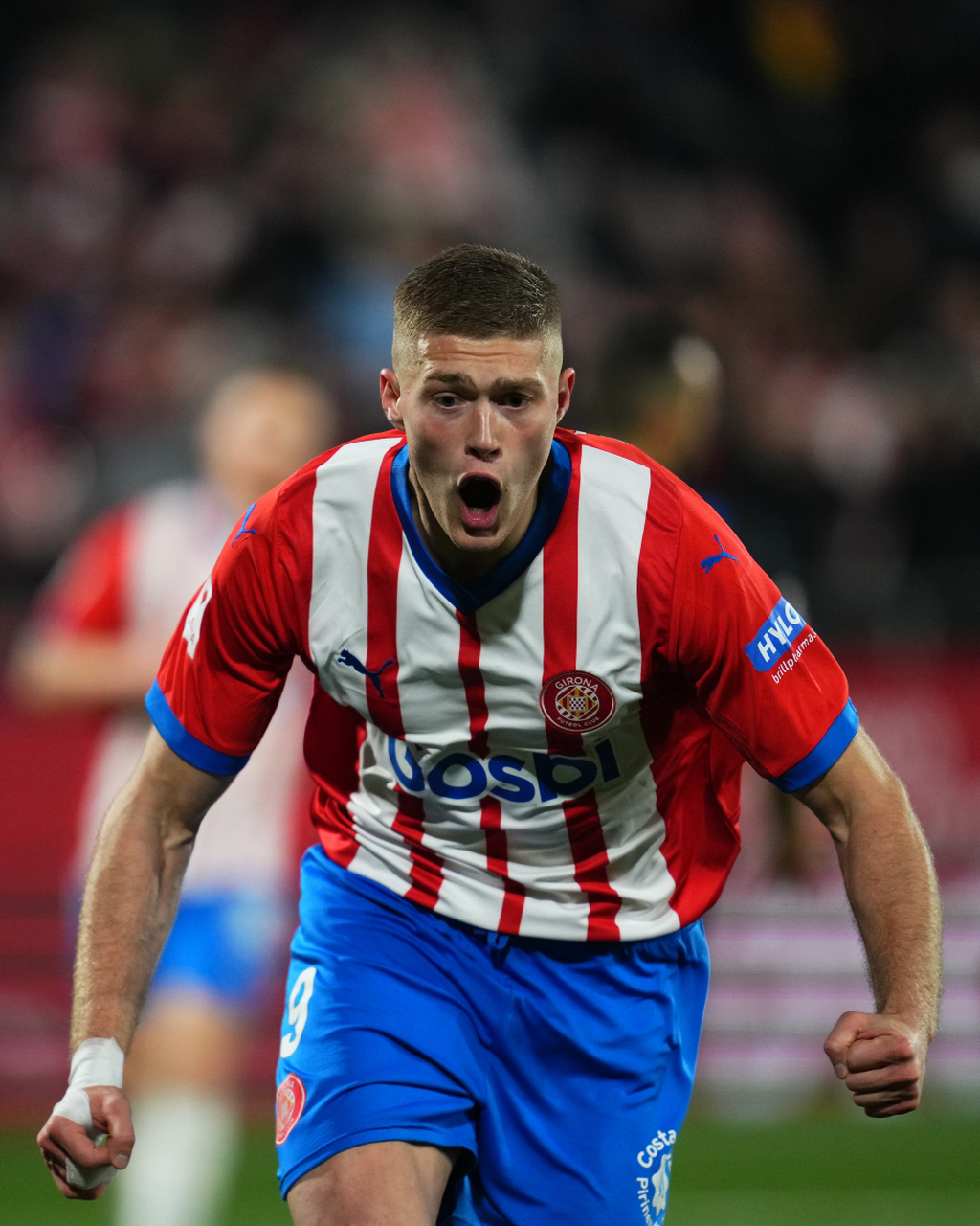 赫罗纳中场精准传球帮助球队取得胜利的简单介绍