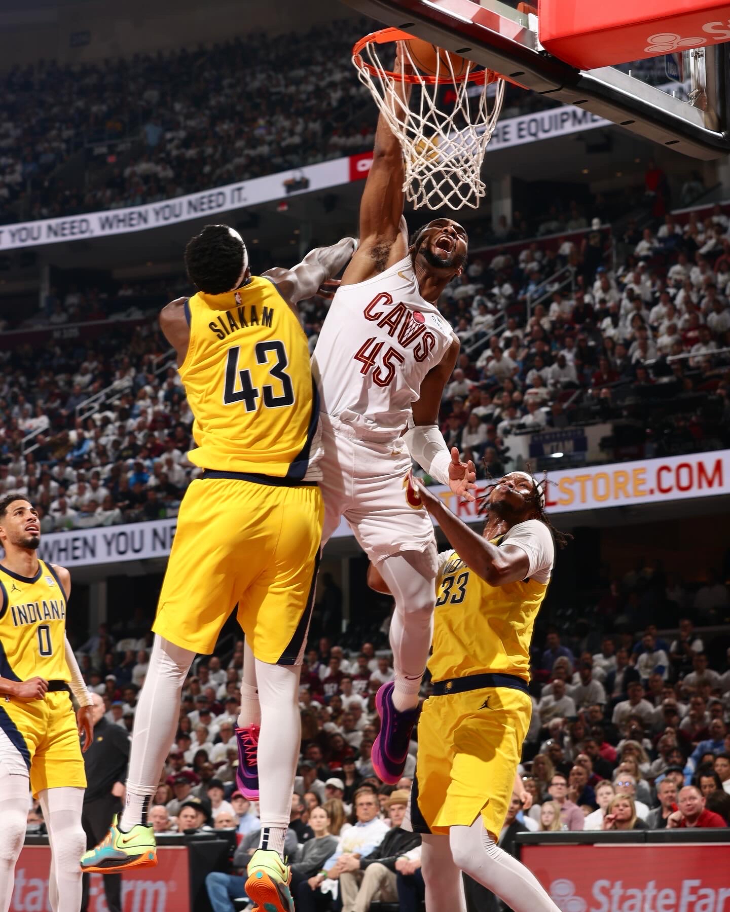 步行者惨败快船，沃伦仅有分无力帮助球队的简单介绍