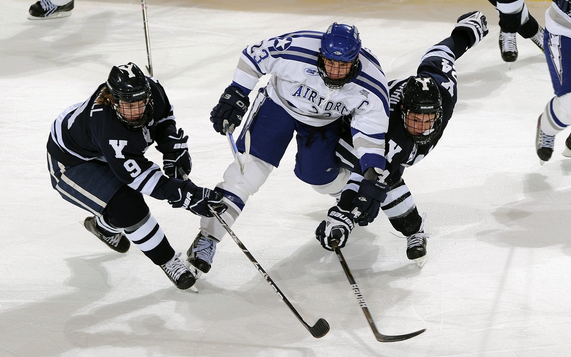 欧冠淘汰赛之夜，莫兰特成为全场焦点