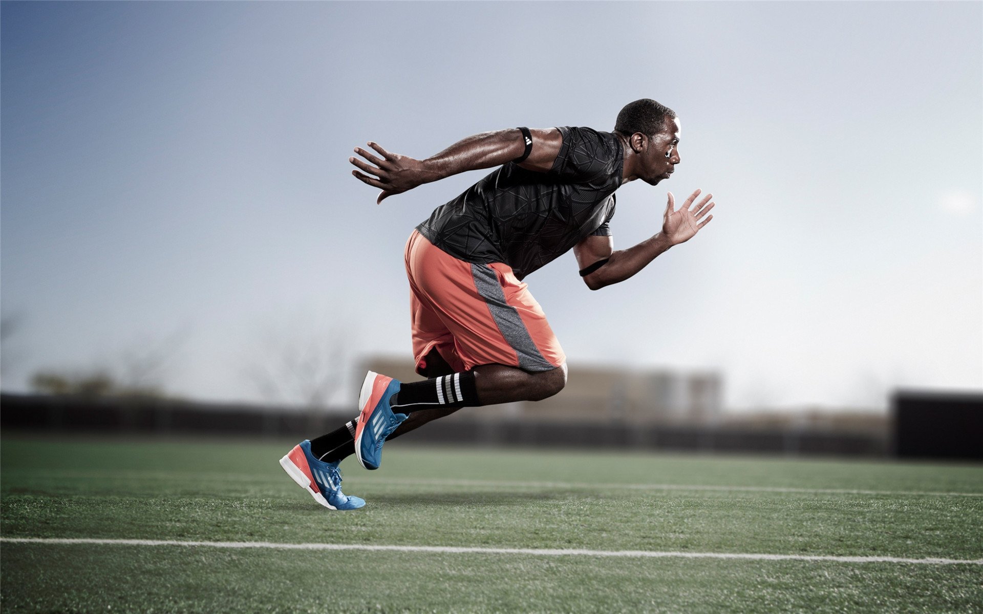 赛道与球场，当F1引擎轰鸣遇见德罗赞的致命脚步