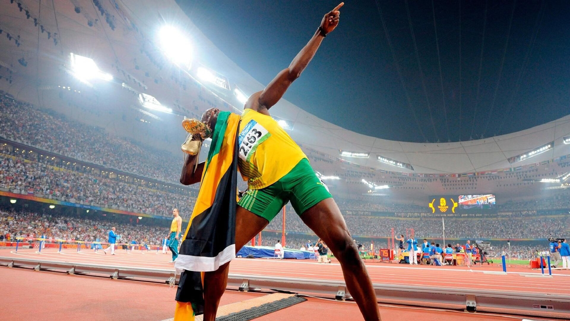 里昂铁血攻防，连续得分压制多特，萨卡防守端铸就铜墙铁壁